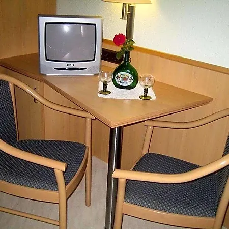 Otel Rotes Ross