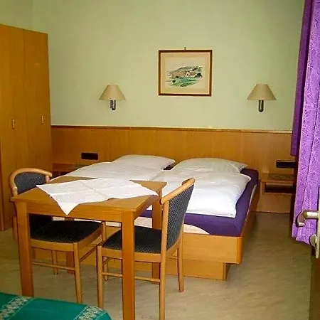 Otel Rotes Ross