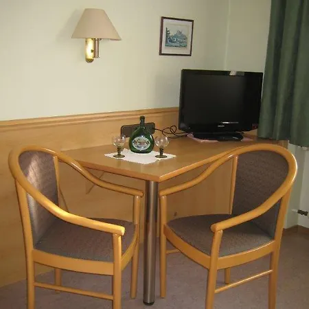 Otel Rotes Ross